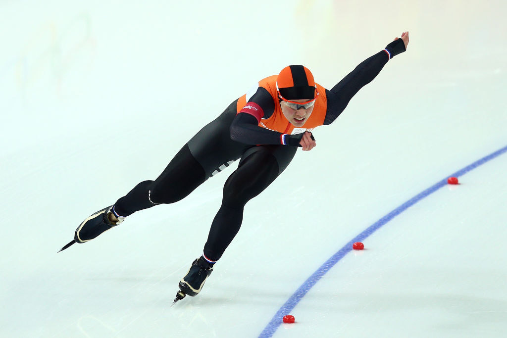 Laurine van Riessen zooms by on the ice