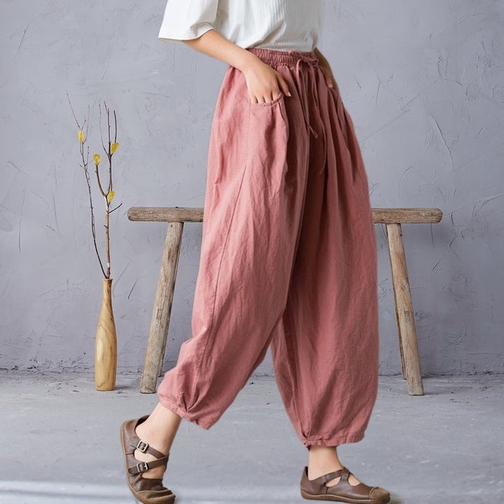 model wearing the pink pants