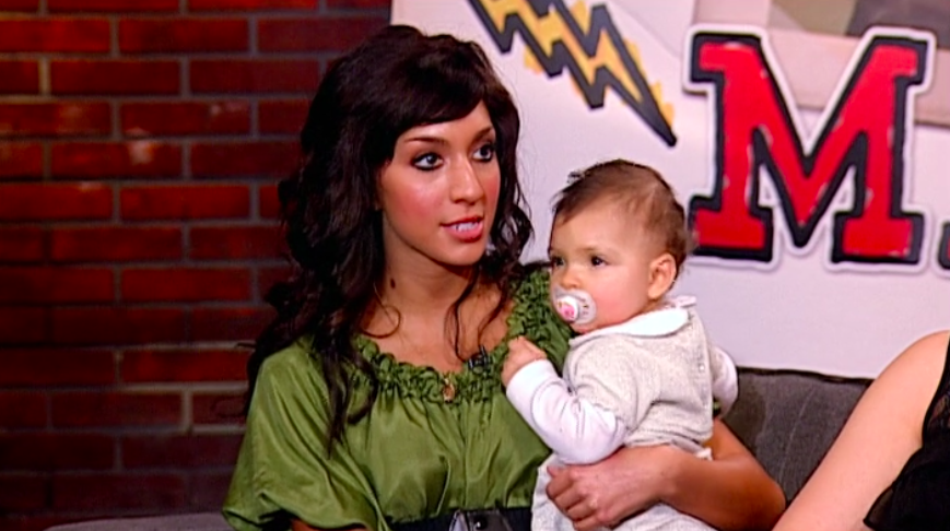 farrah holding baby sophia