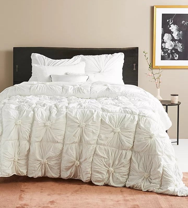 The quilt in the color White