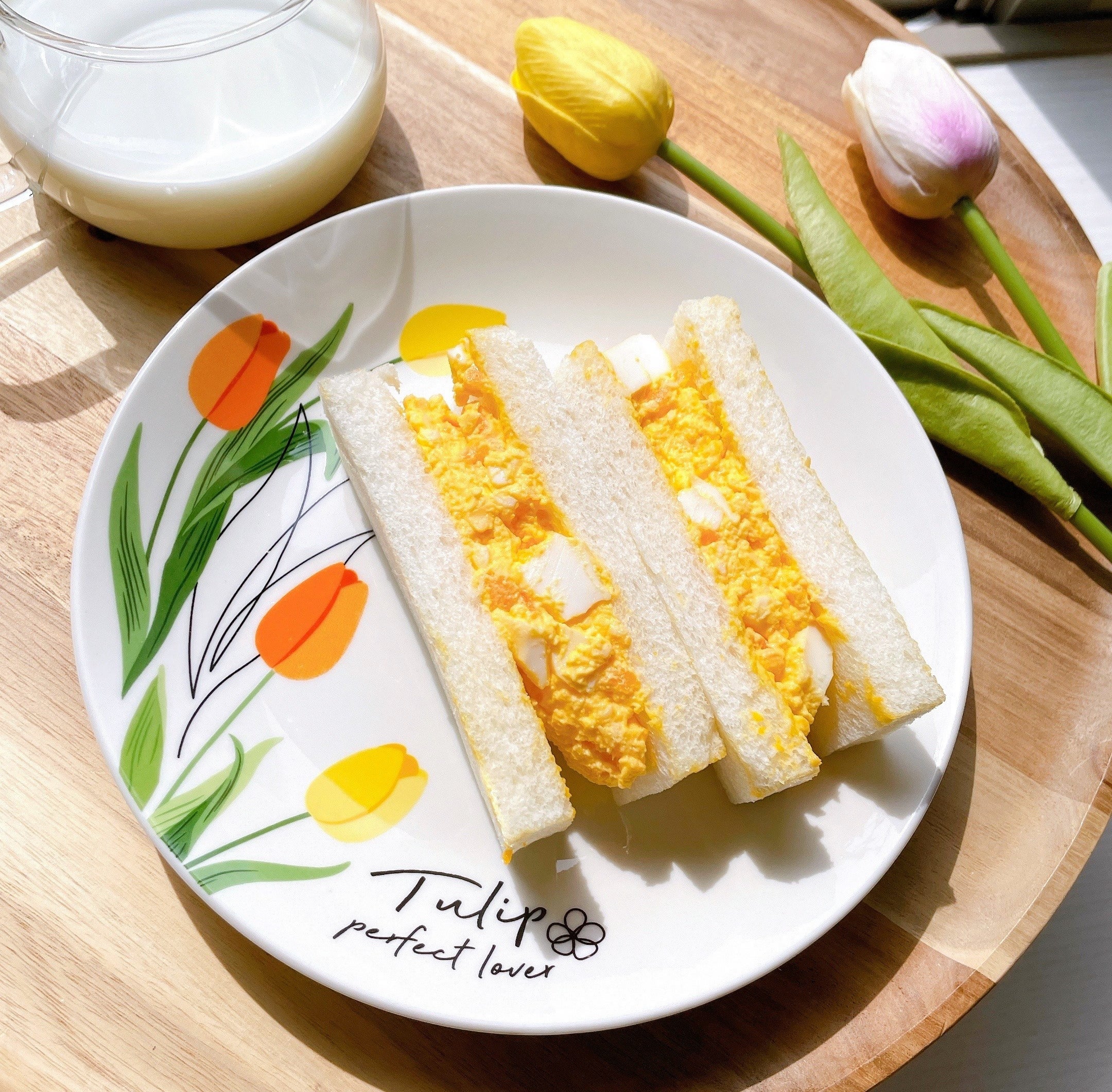 Seria(セリア)のおすすめ雑貨「プレートL チューリップ」