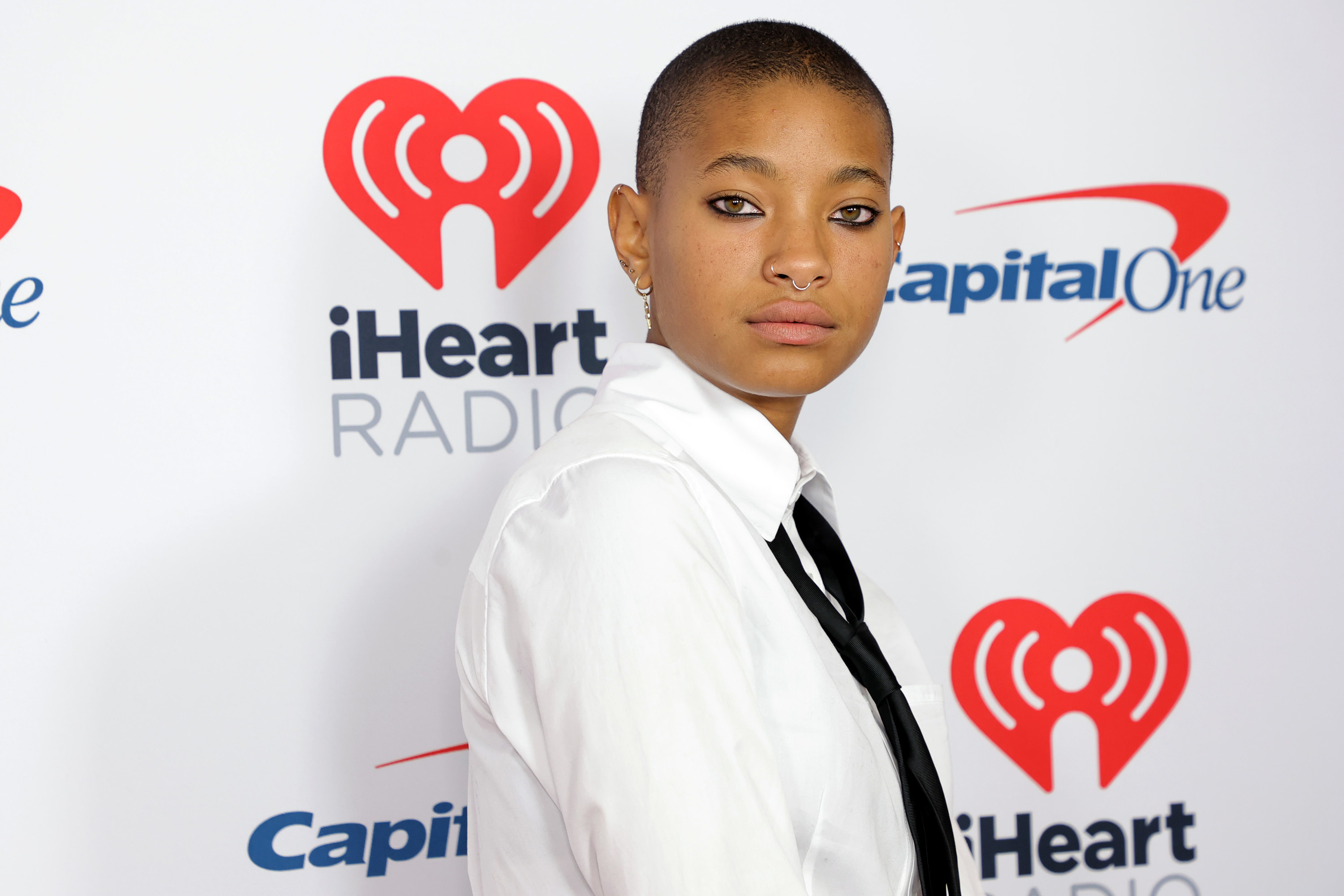 Willow with hair shorn on the red carpet