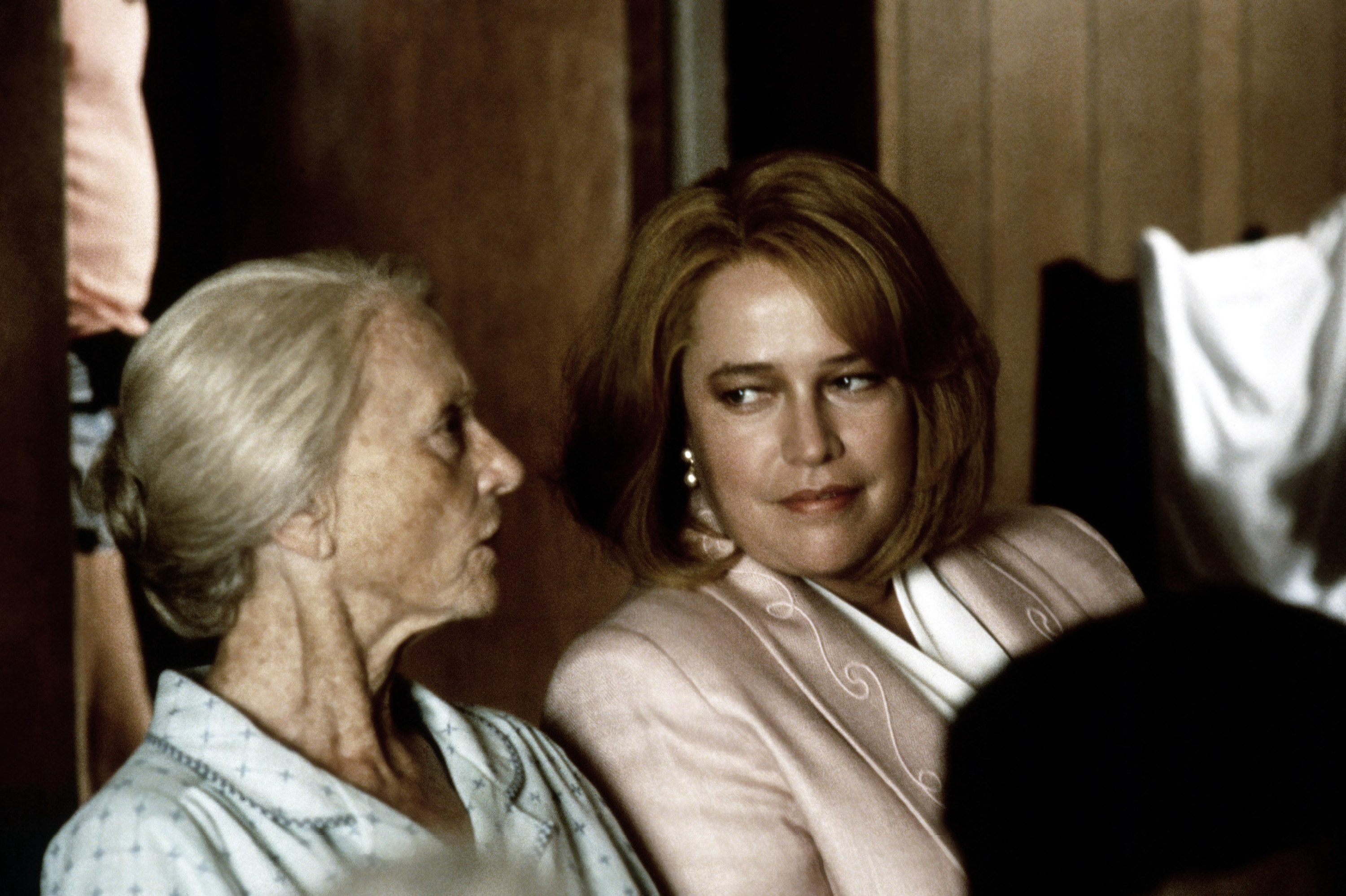 from left, Jessica Tandy, Kathy Bates