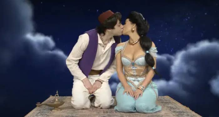 Kim and Pete kissing during an SNL sketch