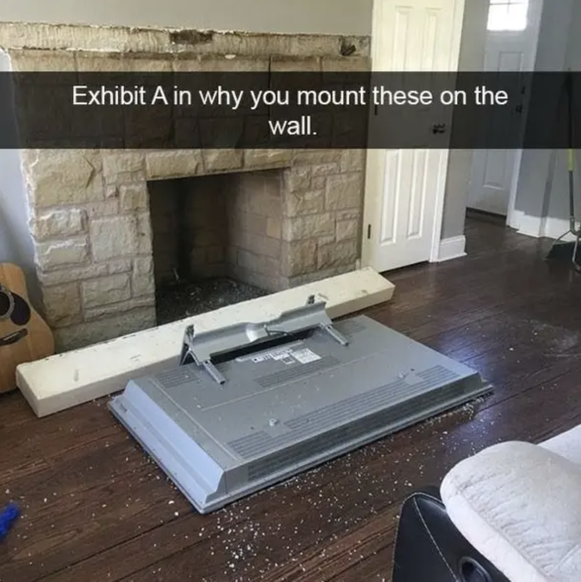 A TV that fell from being mounted