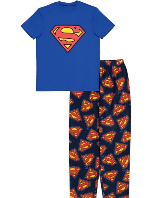 Pijama con temática de supermán