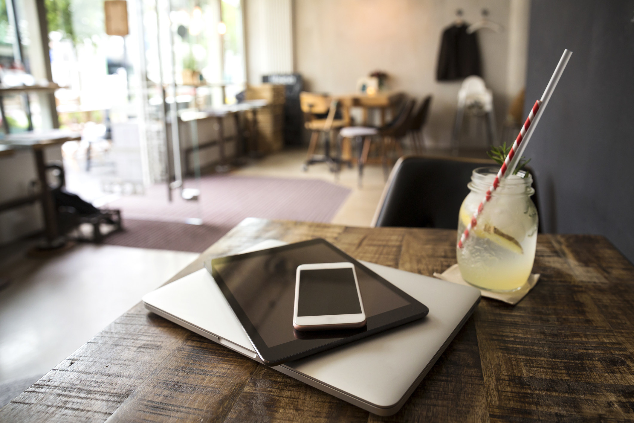 Electronics at a café