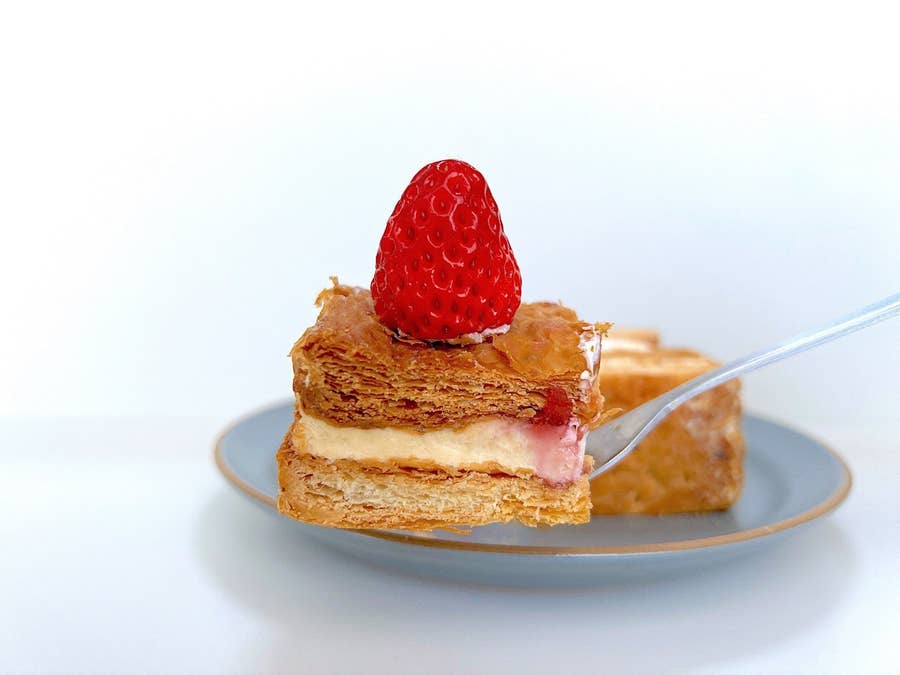 不二家さん これは美味しすぎるって 新作の クリームたっぷりミルフィーユ 濃厚な甘さに感動したよ