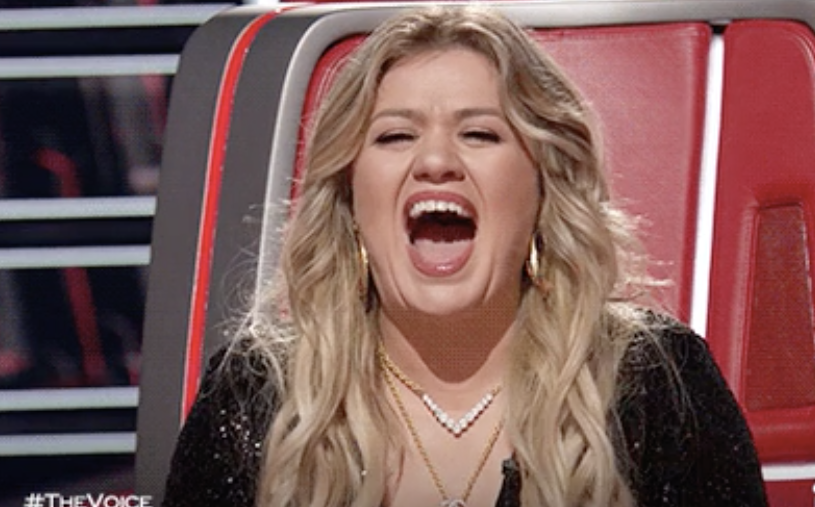 kelly clarkson laughing hysterically