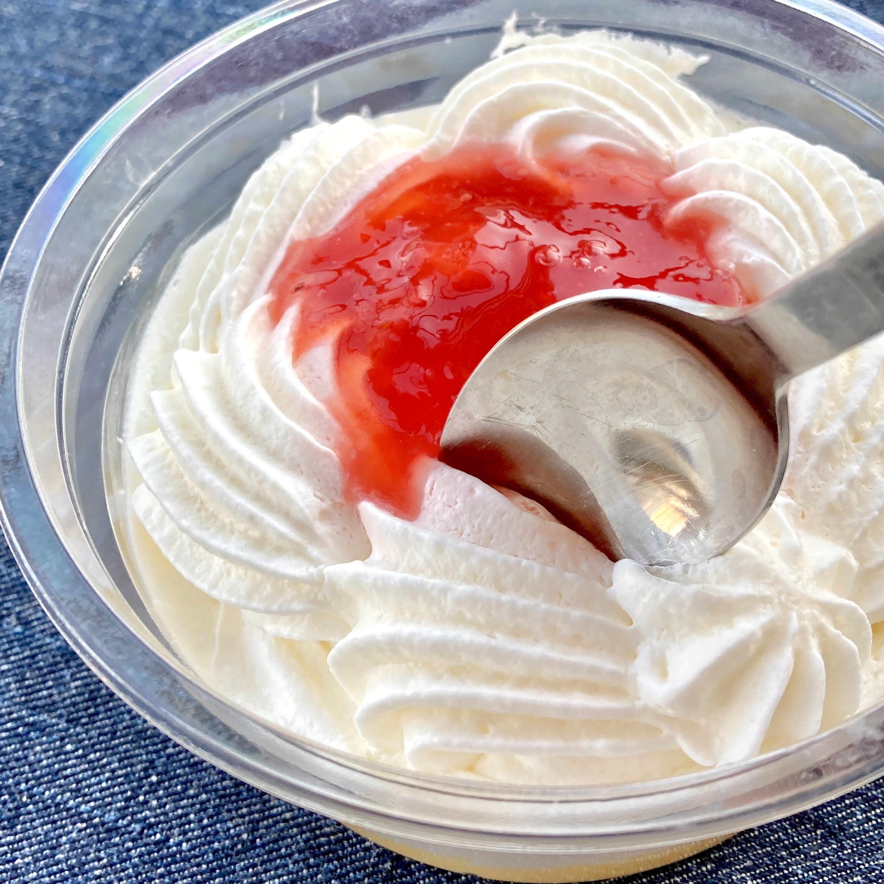 いいぞ…もっとやれ…！セブンの「やけくそスイーツ」クリームどっさり