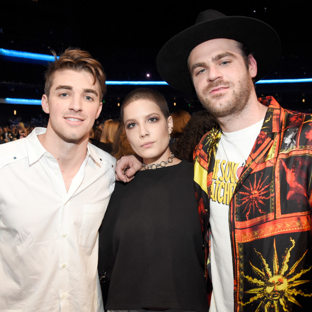 The Chainsmokers and Halsey at the 2016 AMAs