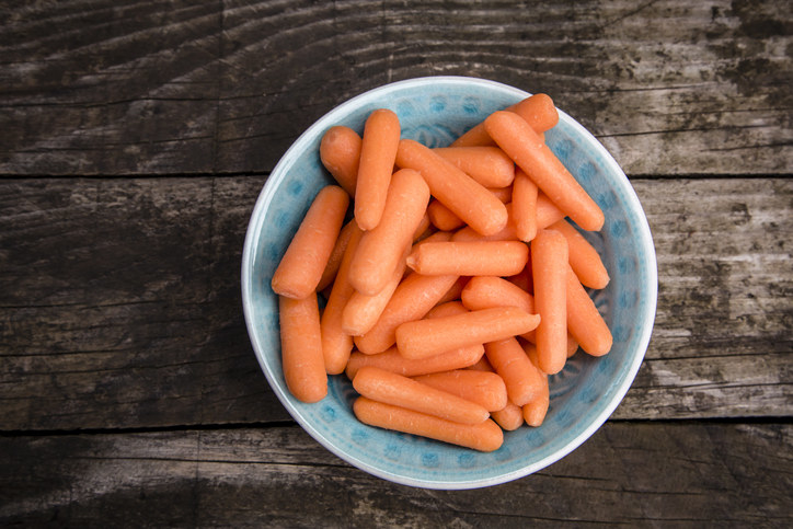 Baby carrots in a bowl