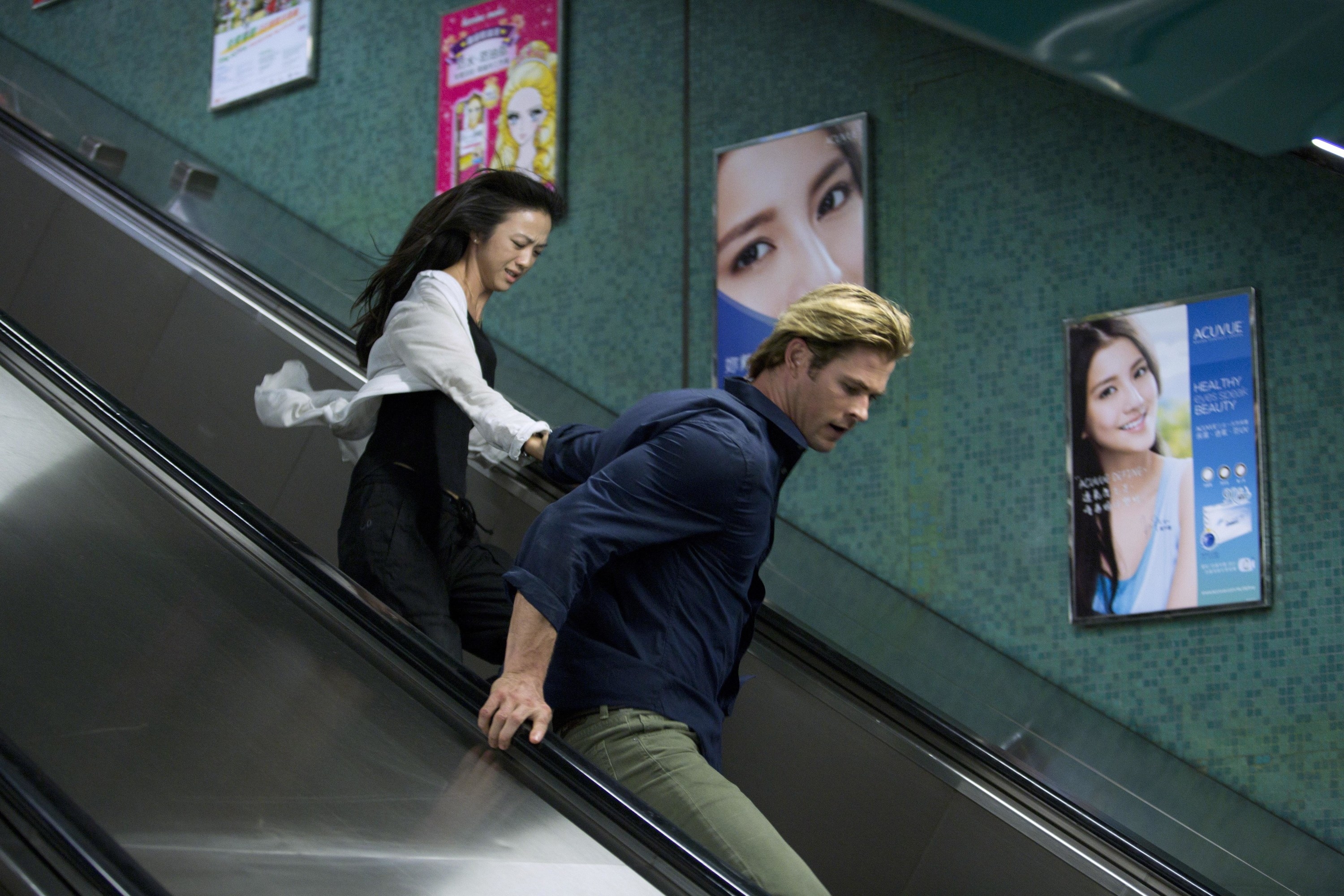 Tang Wei and Chris Hemsworth in &quot;Blackhat&quot;