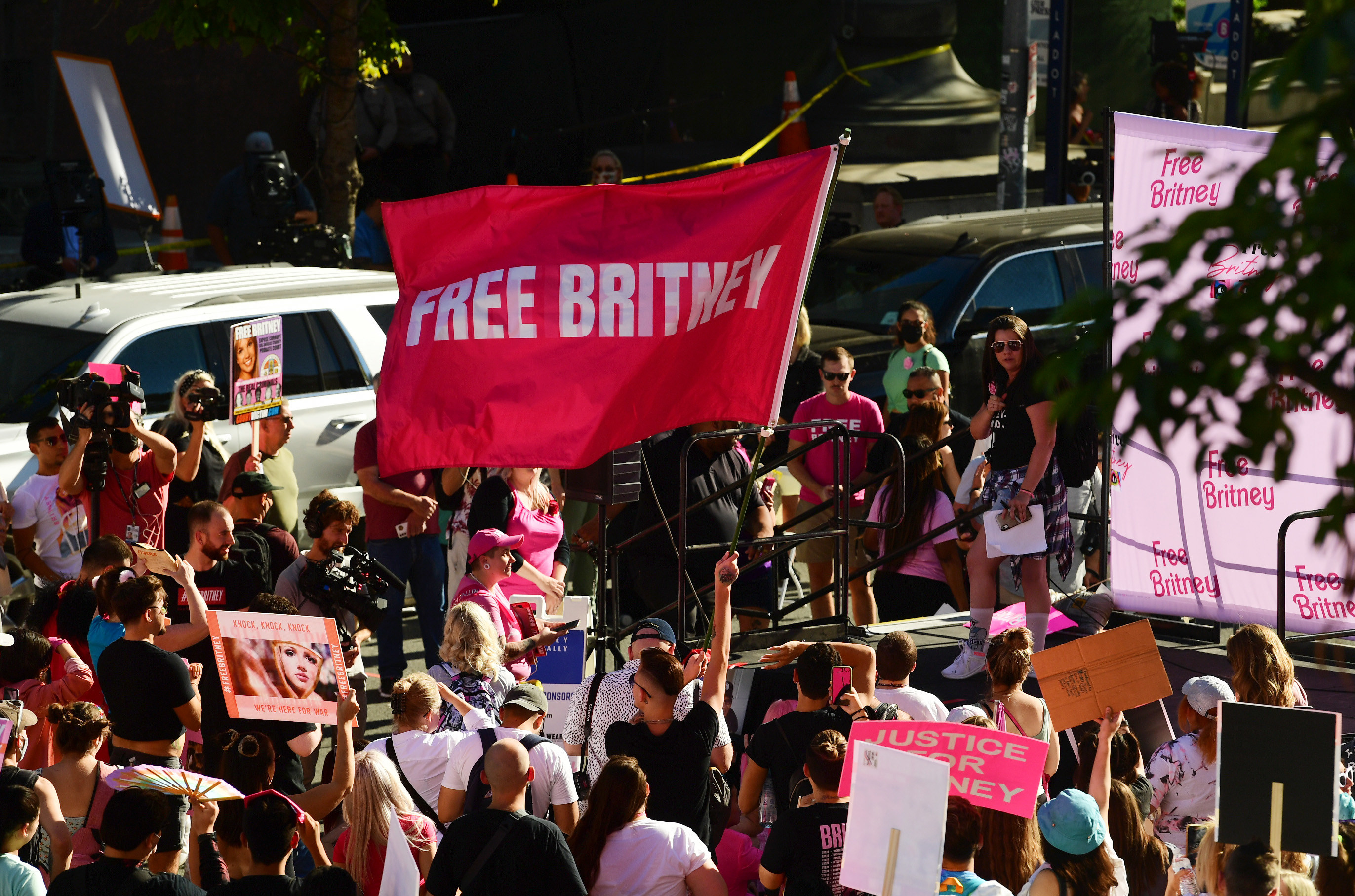 #FreeBritney protesters with signs that say &quot;Free Britney&quot; and &quot;Justice for Britney&quot; outside the courthouse