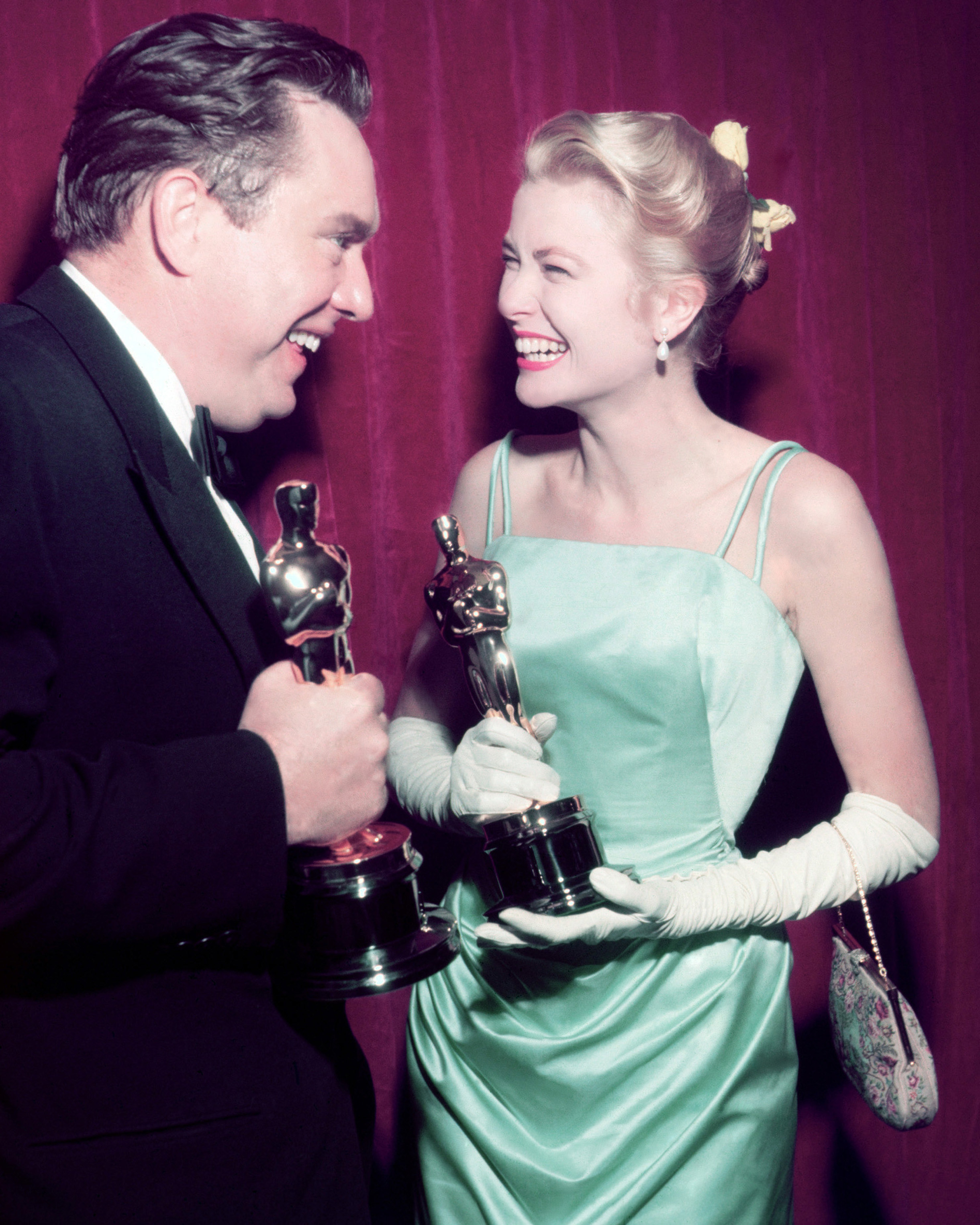 Kelly backstage with her Oscar