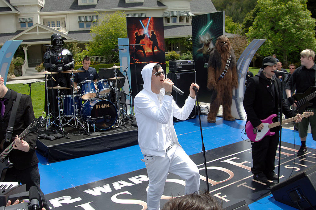 good charlotte performing outside