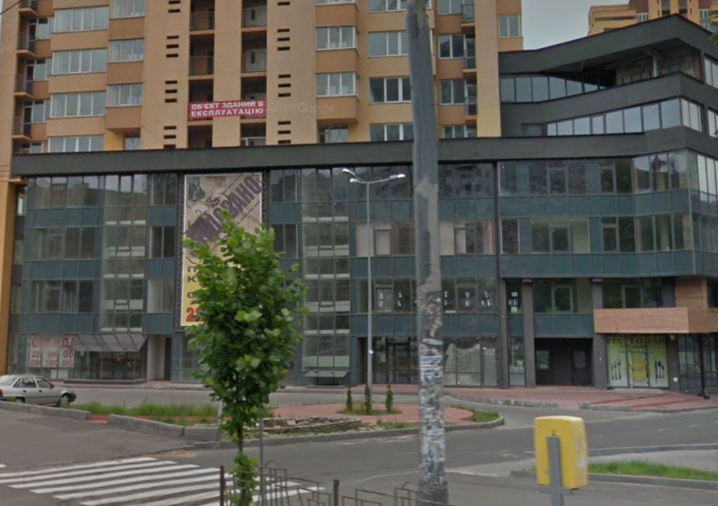 The same building with no damage