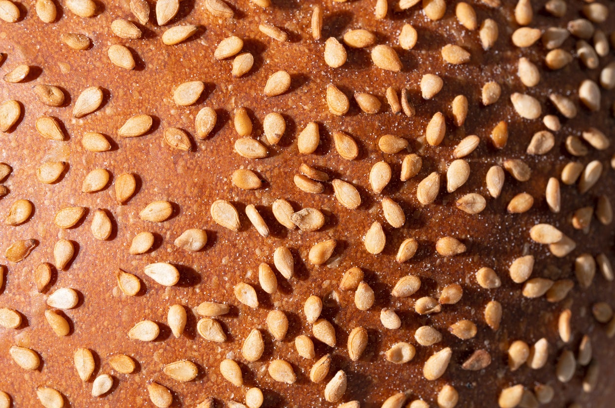 hamburger bum with sesame seeds