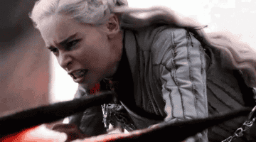Daenerys Targaryen very angry while she rides her dragon