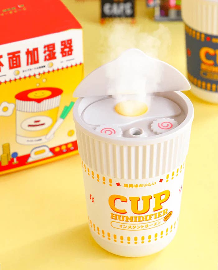 A humidifier in the shape of a cup of noodles