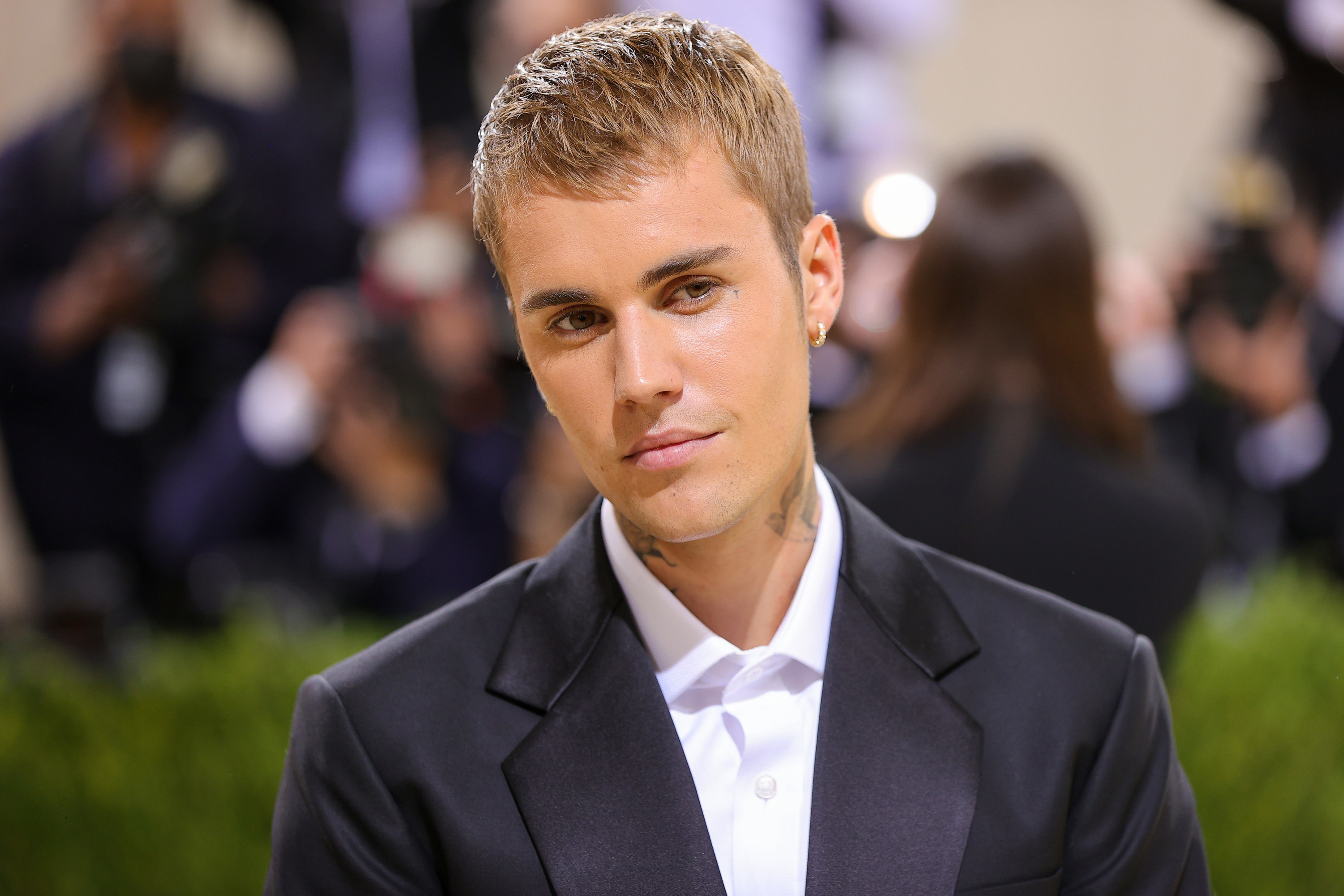 Justin Bieber attends The 2021 Met Gala Celebrating In America: A Lexicon Of Fashion at Metropolitan Museum of Art on September 13, 2021