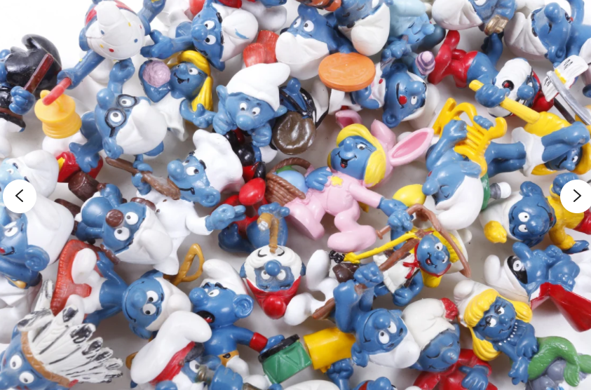 A pile of Smurfs
