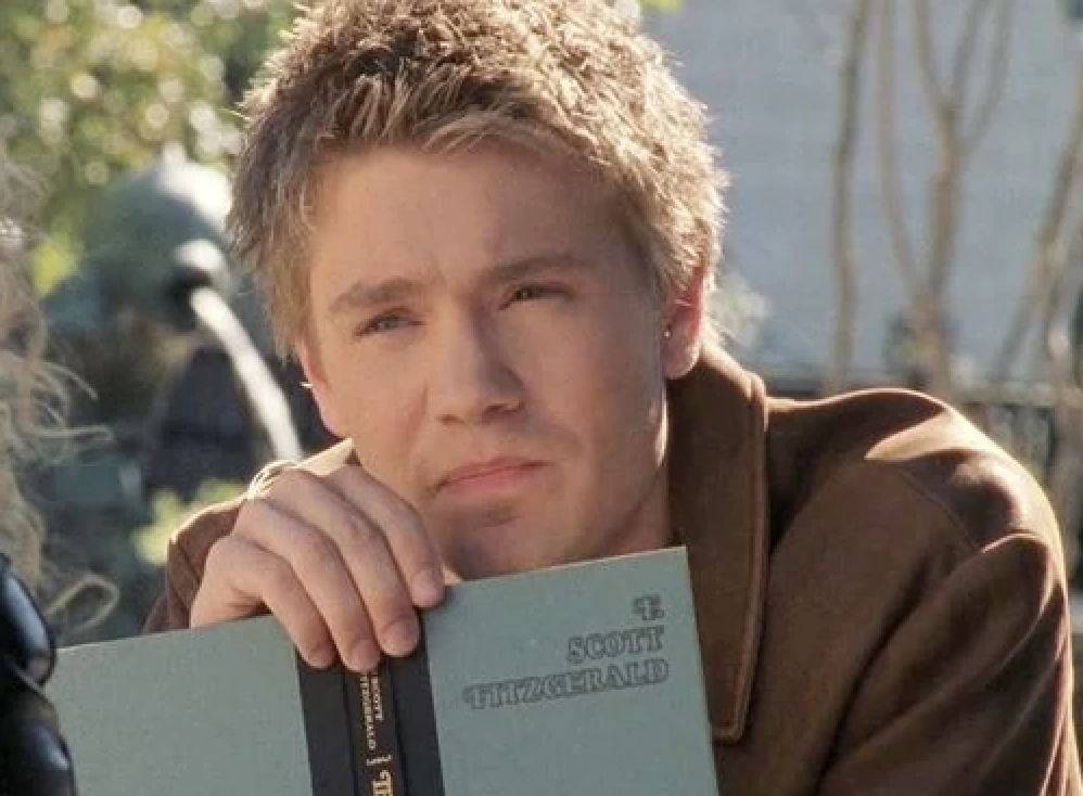 Lucas from &quot;One Tree Hill&quot; with book