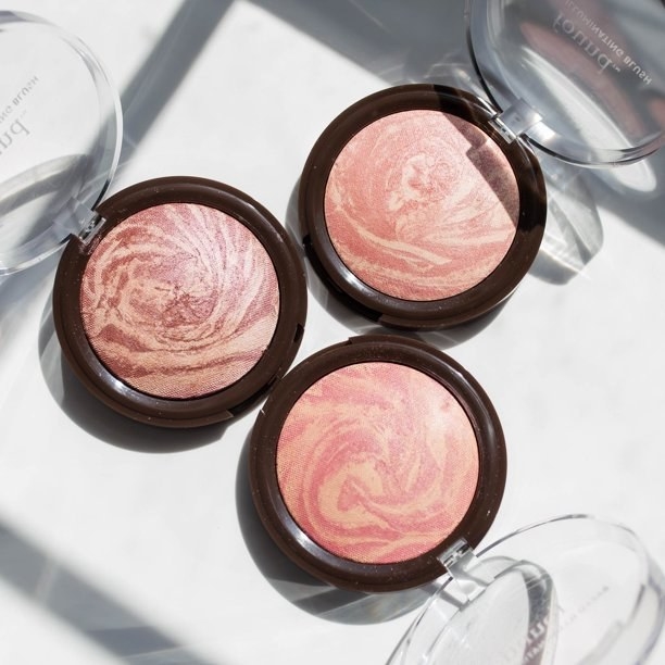 the blush in three shades, all next to one another