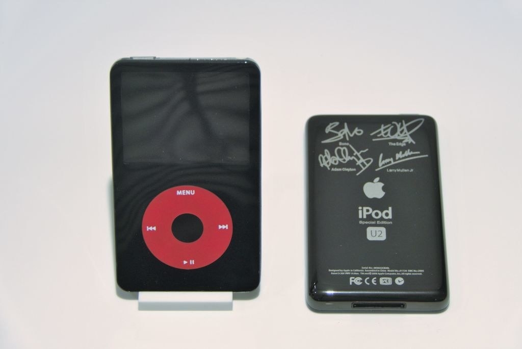 Black and red U2 iPod