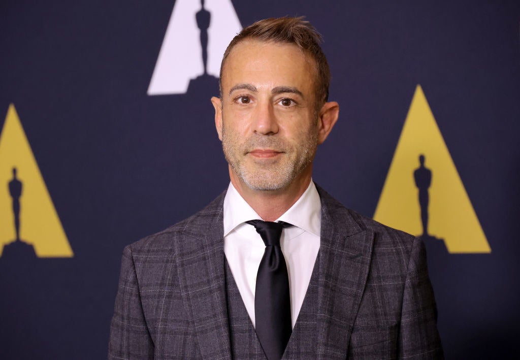 Ogens on a red carpet