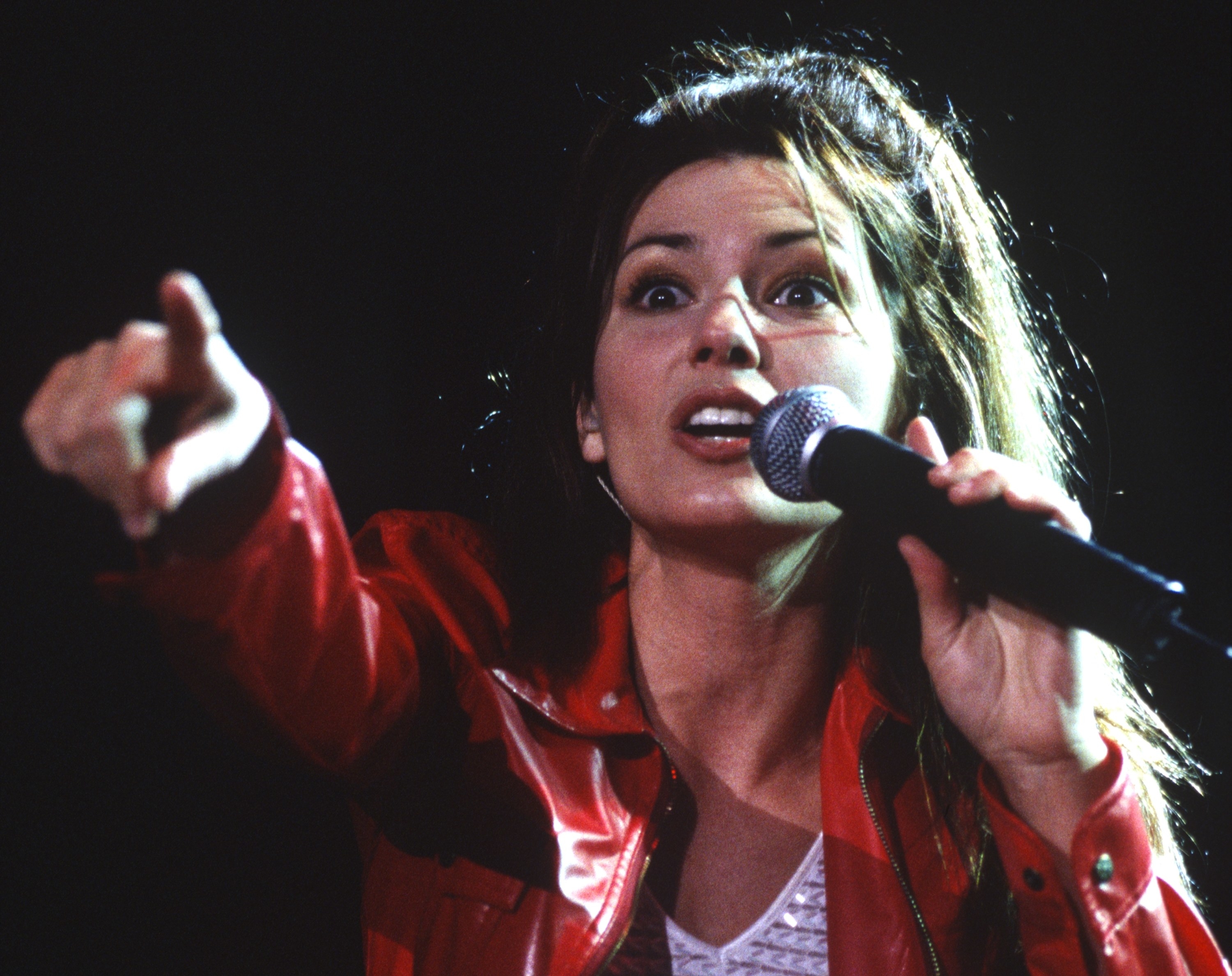 Shania Twain performs at Shoreline Amphitheatre on June 18, 1998 in Mountain View, California