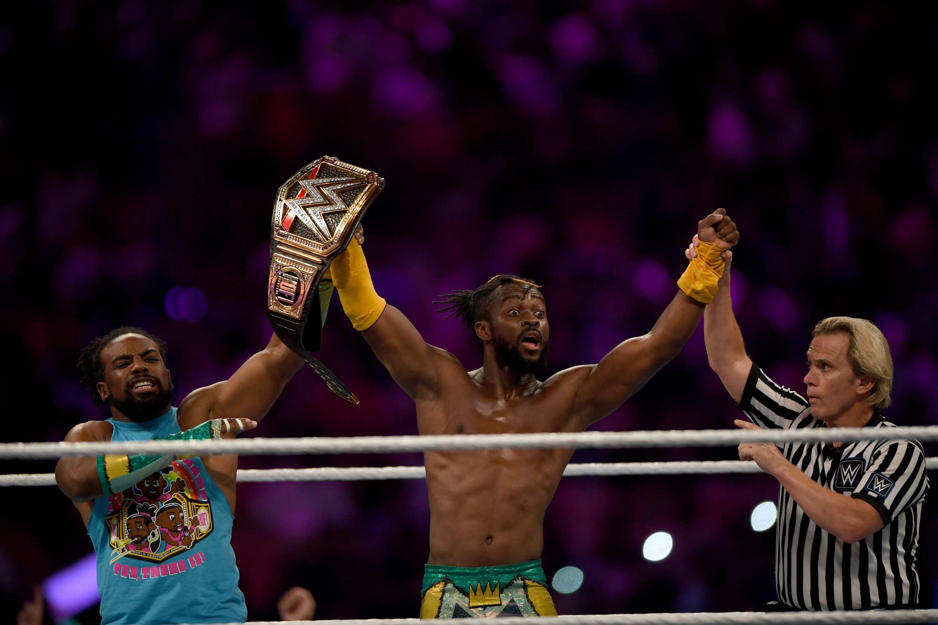 Кофи кингстон. WWE Kofi Kingston. Kofi Kingston 2014. Кофи Кингстон и его команда. Кофи Кингстон ушел из WWE.