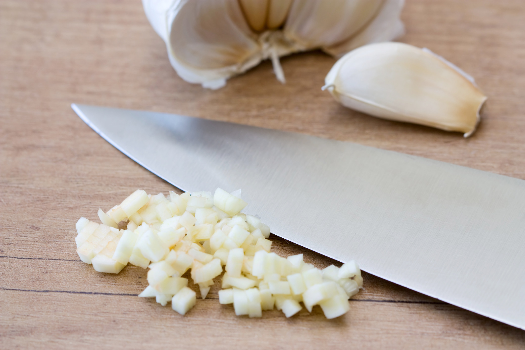 Garlic minced with a knife