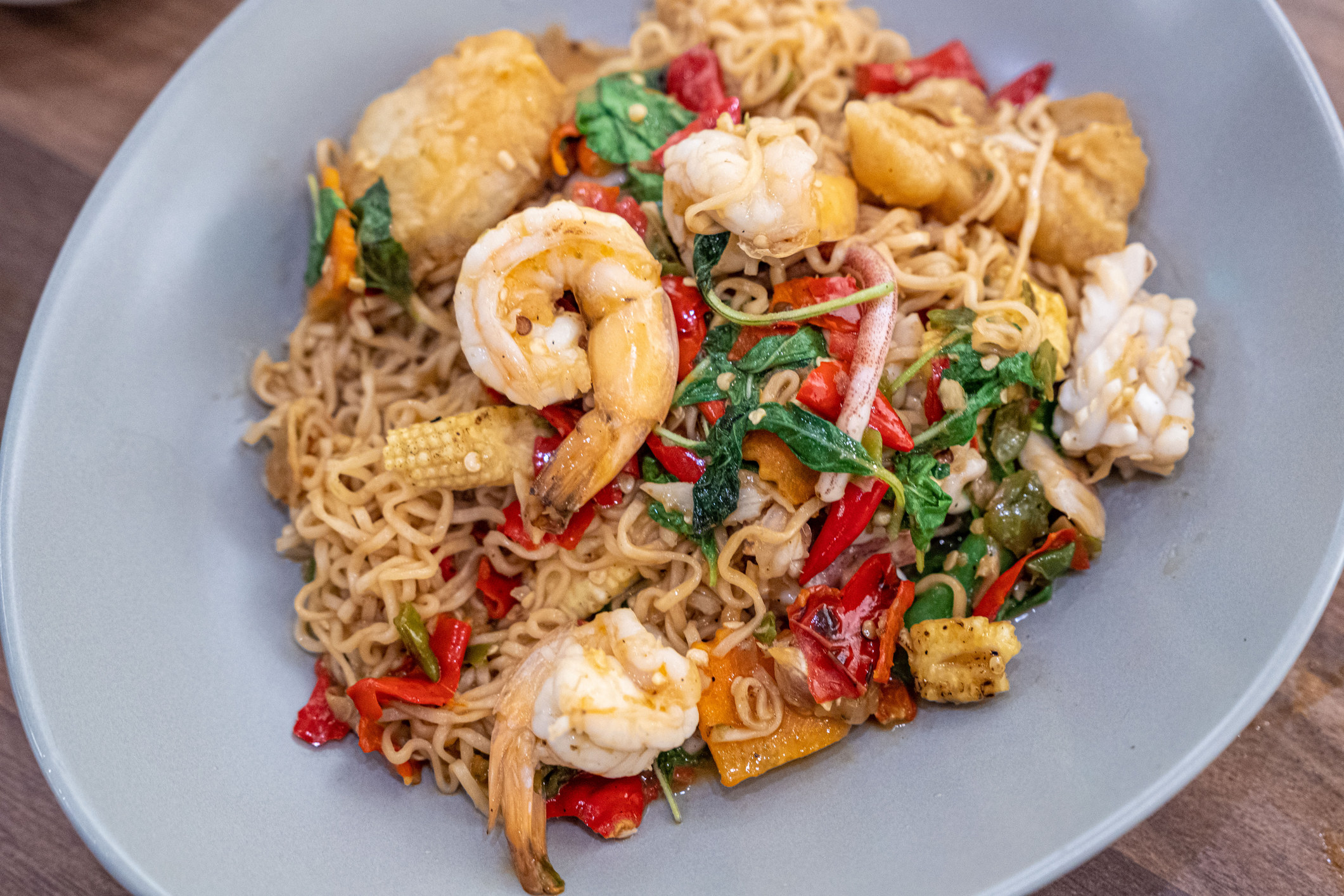 Shrimp stir fry noodles and vegetables