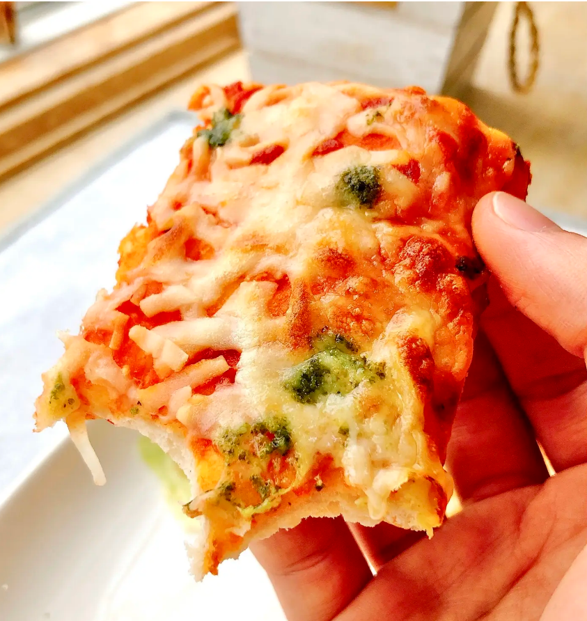 シャトレーゼのオススメのパン「糖質86%カットのピザ マルゲリータ」