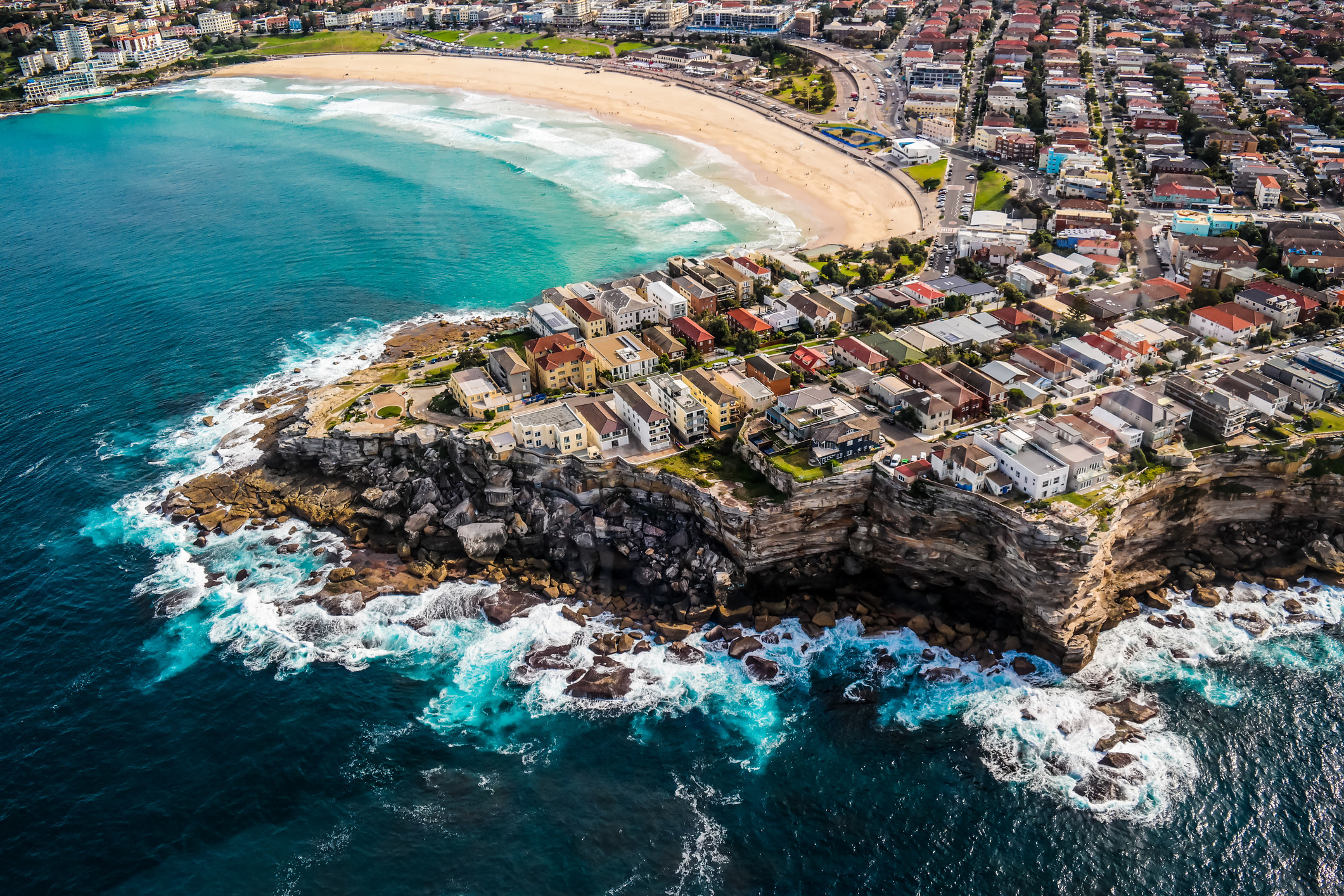 Aerial view of Sydney&#x27;s Bondi Beach