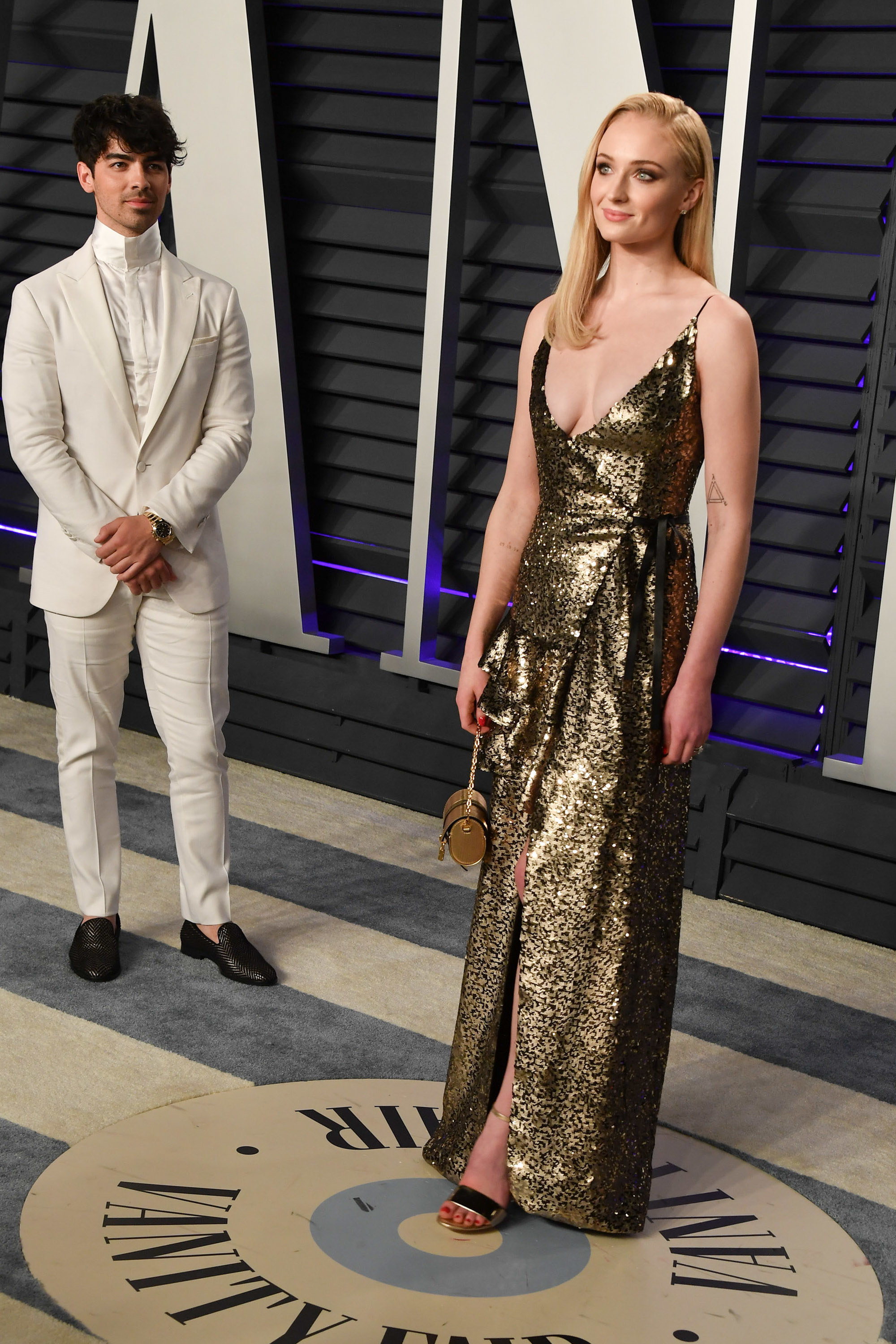 Joe Jonas & Sophie Turner Finally Make First Red Carpet Appearance  Together!: Photo 4157719, Fashion, Joe Jonas, Sophie Turner Photos