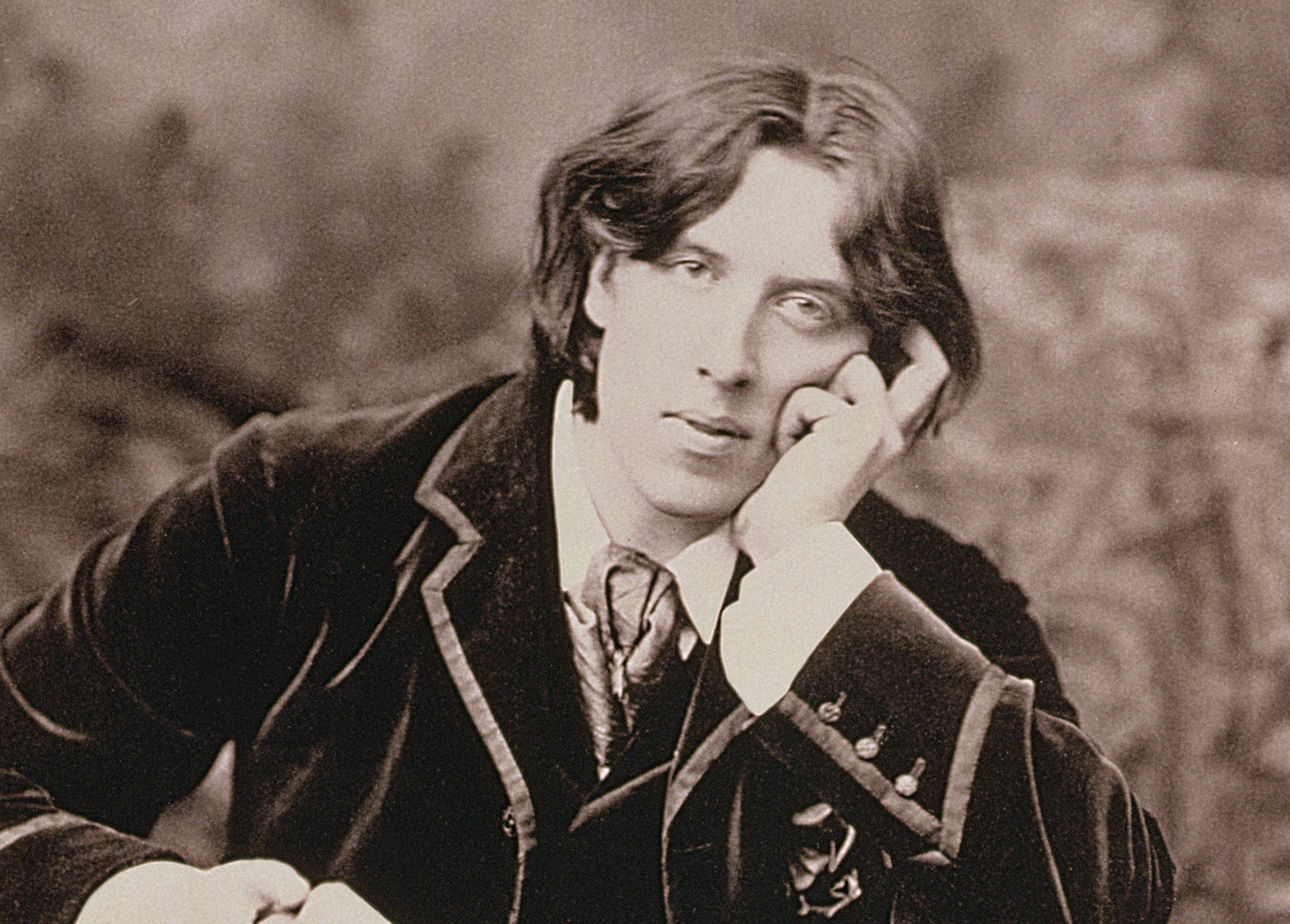 An 1882 photograph of playwright Oscar Wilde