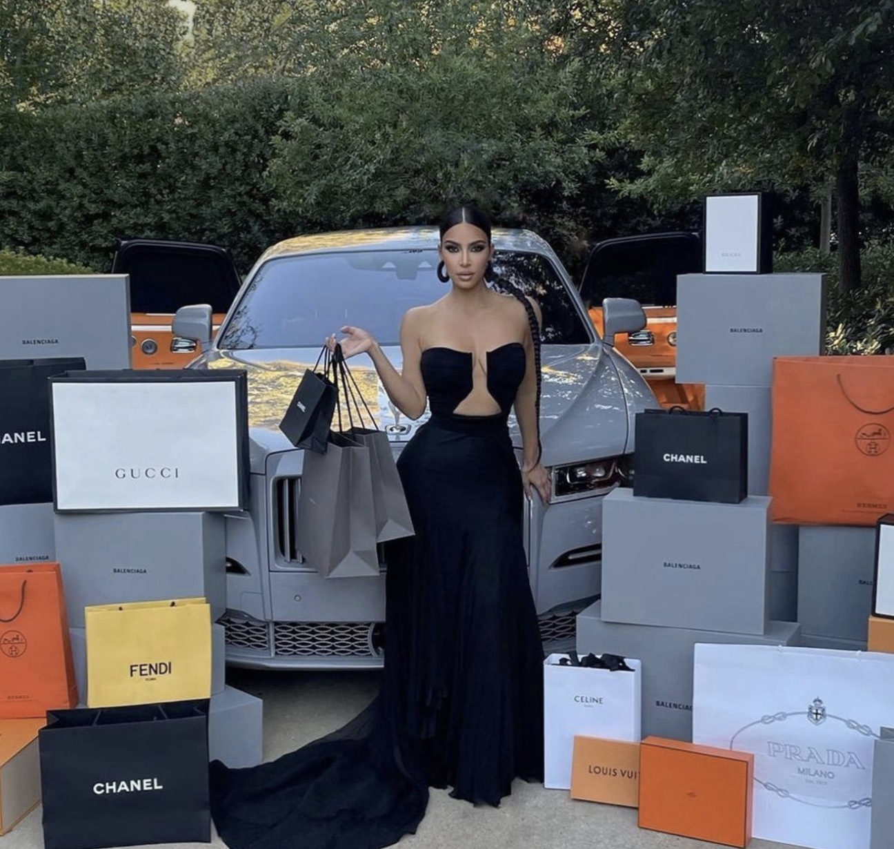 The Full Story Behind The Kardashians' Designer Instagram Giveaways With  Scott Disick