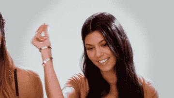 Kourtney snaps in a &quot;z&quot; formation for attitude