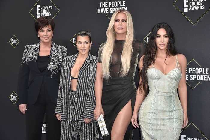 Kris Jenner with the 3 eldest Kardashian sisters at the E! People&#x27;s Choice Awards