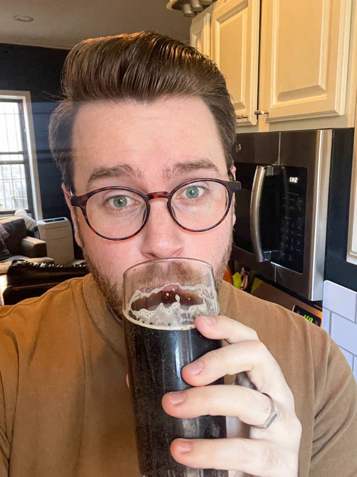 Author trying Nitro Pepsi in a pint glass