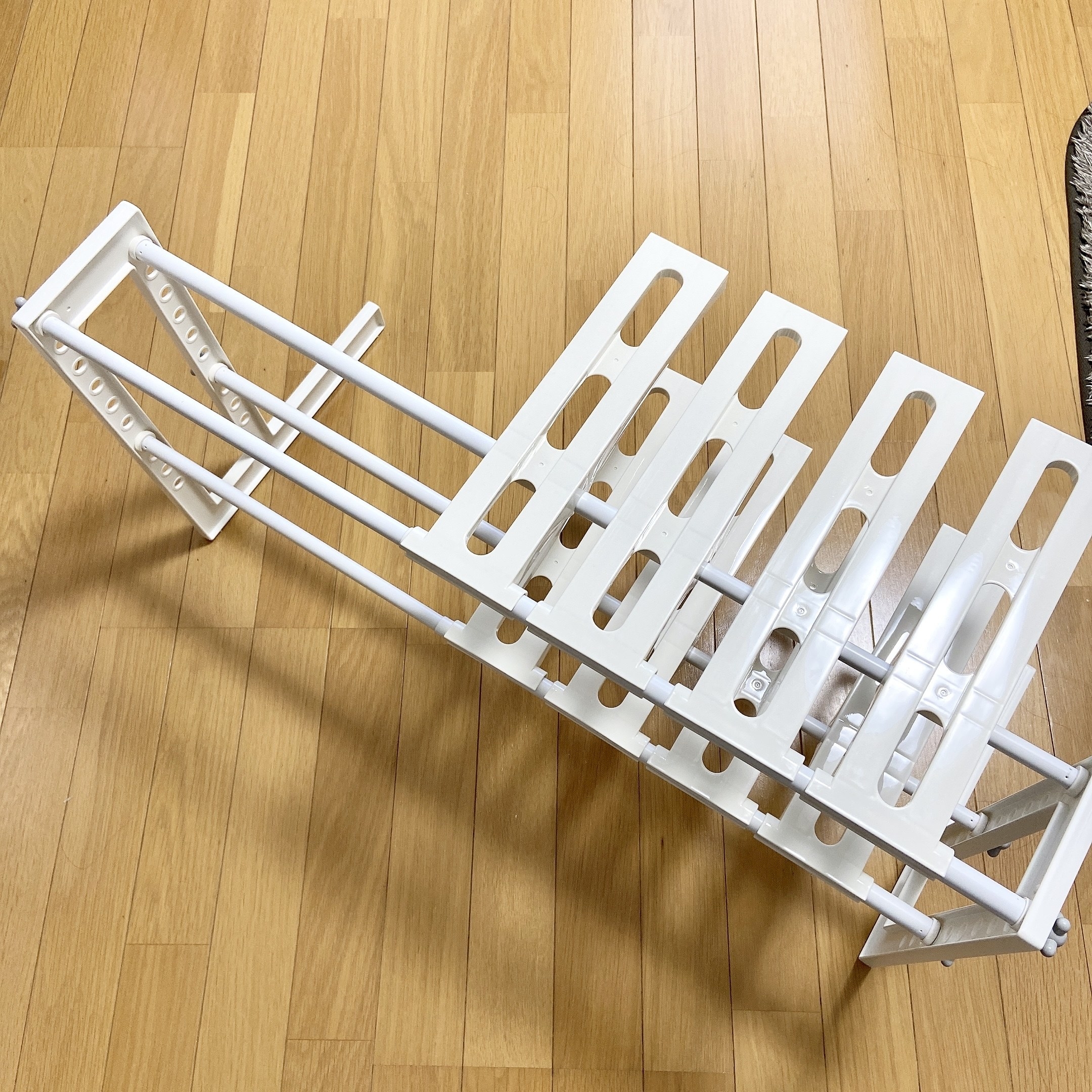 カインズのオススメの便利グッズ「出し入れできる シンク下整理棚」