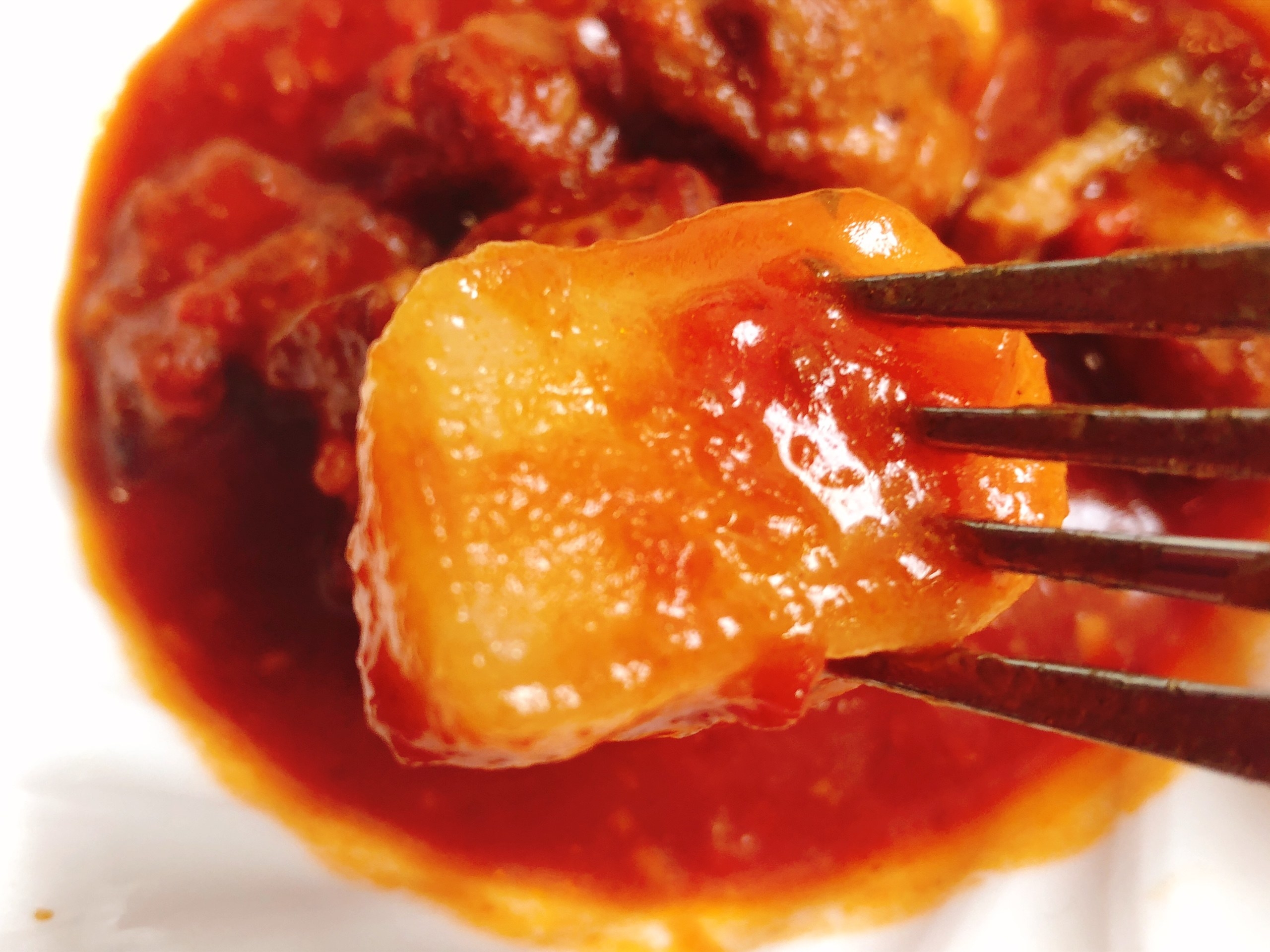 LAWSON（ローソン）のオススメの総菜「鶏肉のガーリックトマト煮」