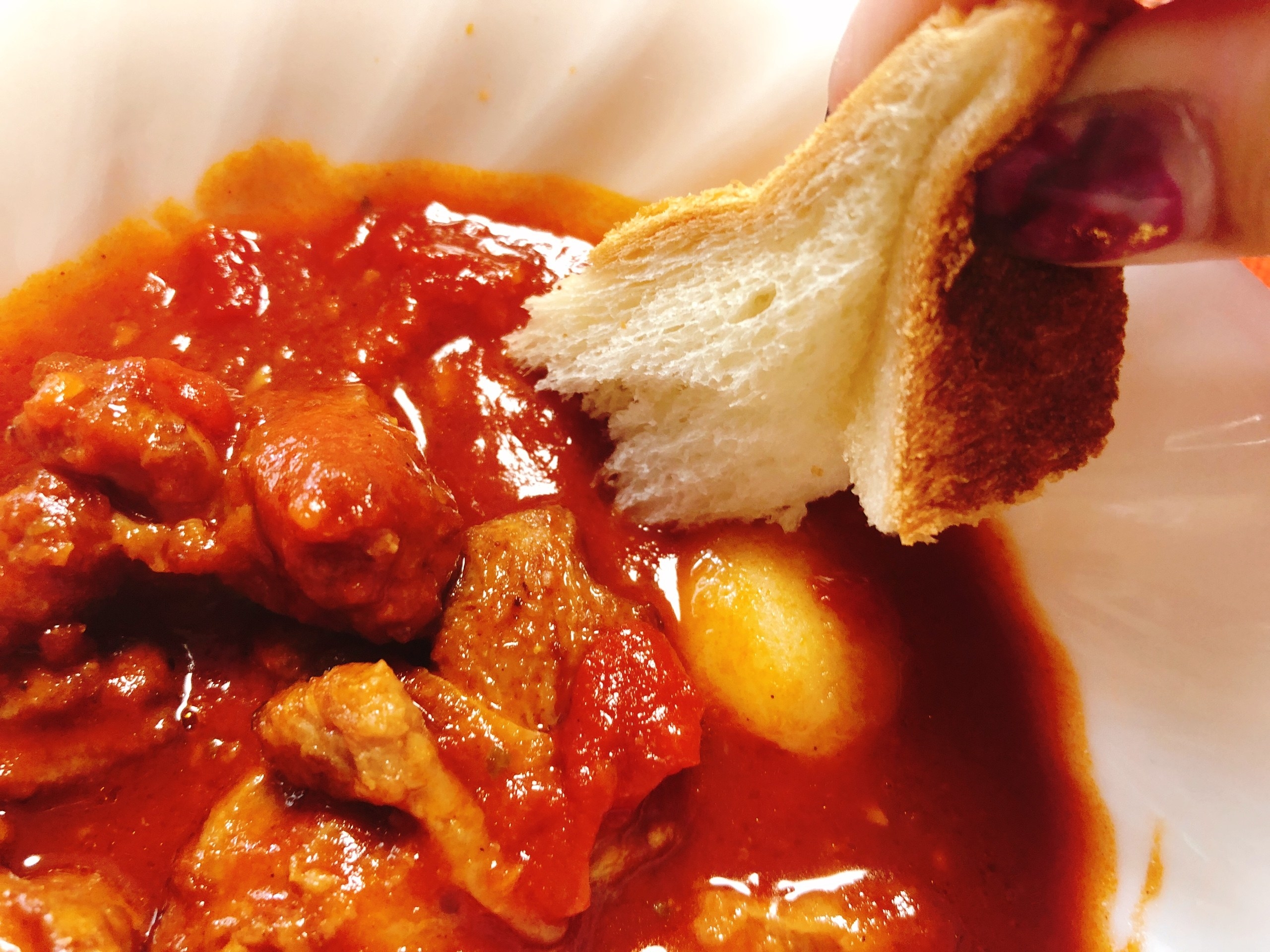 LAWSON（ローソン）のオススメの総菜「鶏肉のガーリックトマト煮」