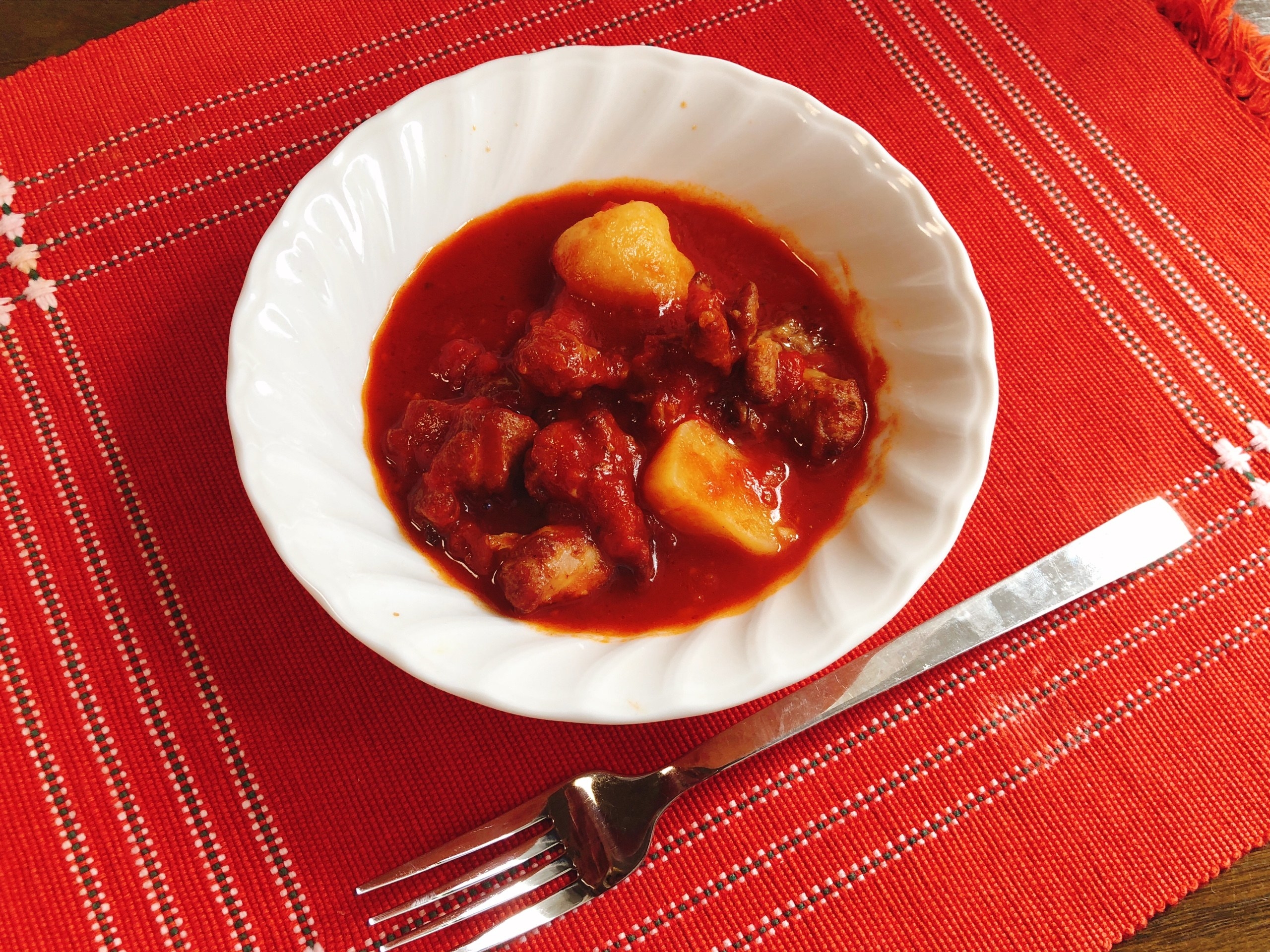 LAWSON（ローソン）のオススメの総菜「鶏肉のガーリックトマト煮」