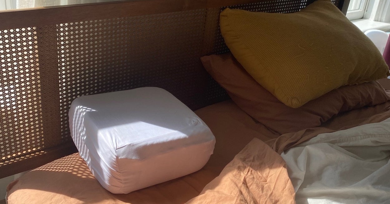 Pillow Cube Review: Here's What It's Like To Sleep On One