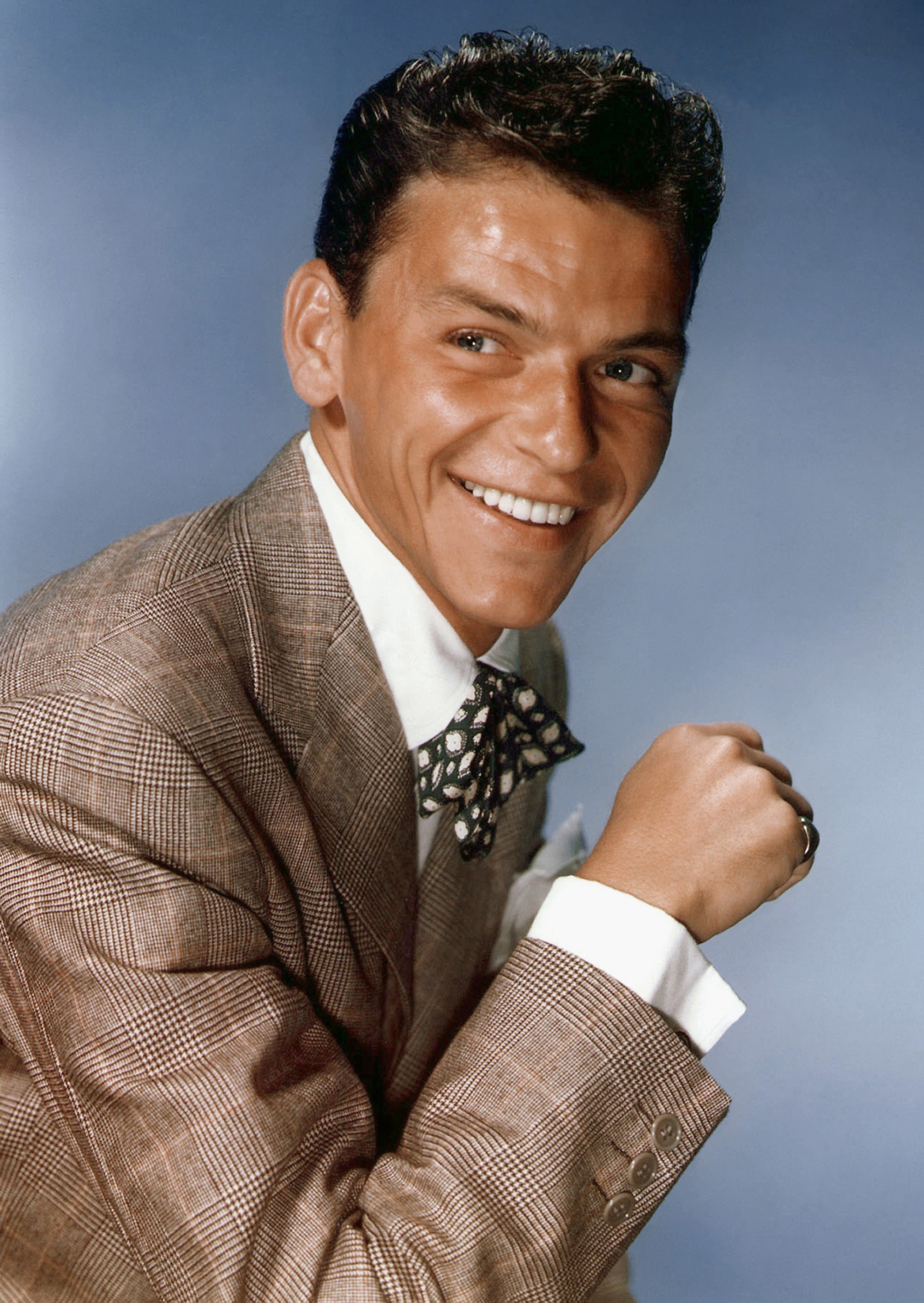 Sinatra posing for a portrait in 1944