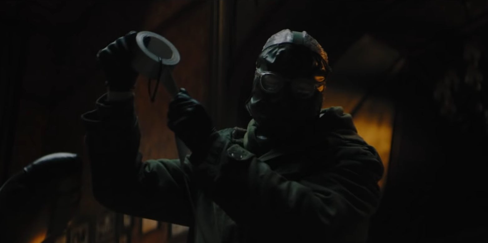 The Riddler holding a roll of duct tape in &quot;The Batman&quot;