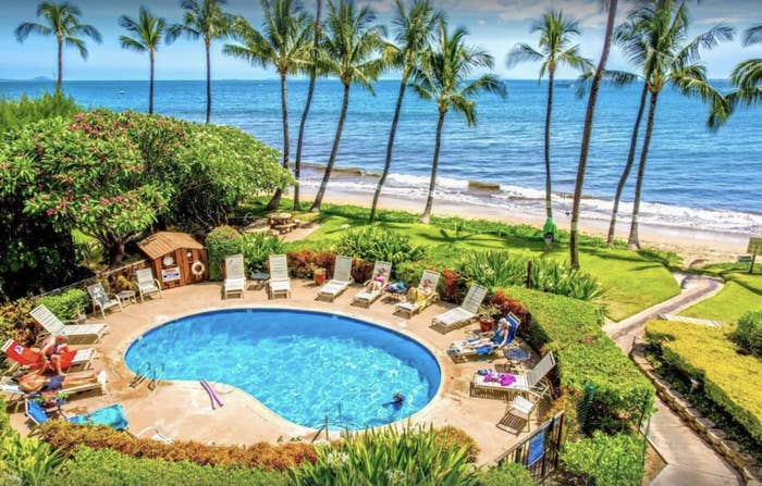 Beachfront pool in Hawaii condo